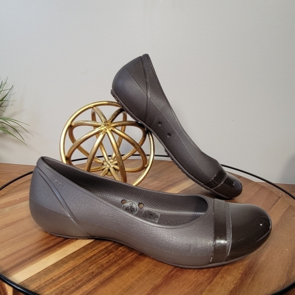 Crocs Brown Ballet Flats with Patent toe cap Size 9 - Picture 3 of 15